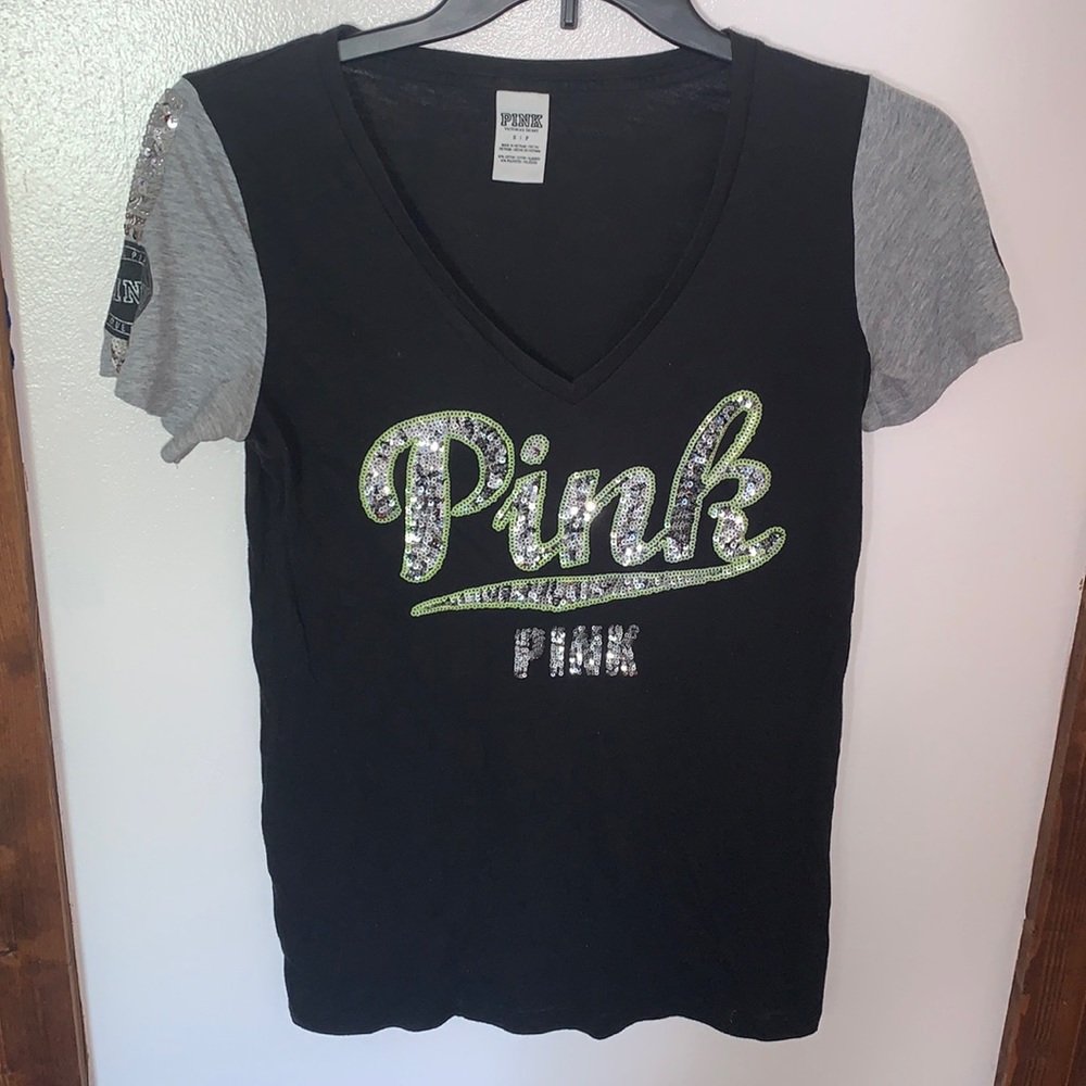PINK tee with silver and green size small